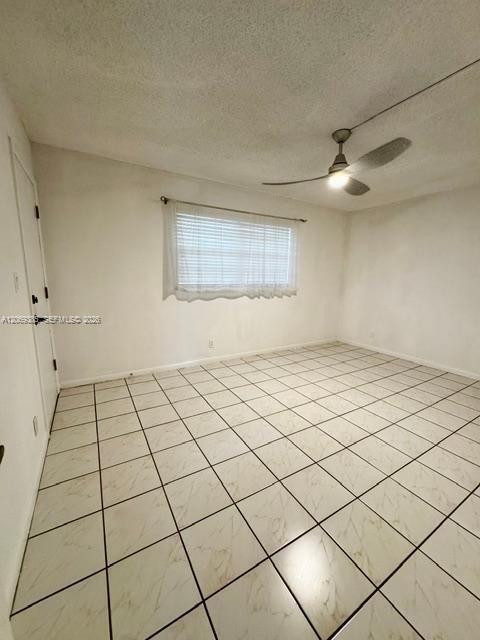 Building Photo - 610 Tennis Club Dr