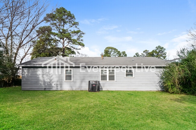 Building Photo - 1507 Mary Jane Ave