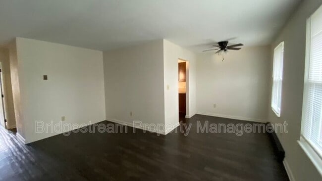 Building Photo - 1299 Sanlor Ave