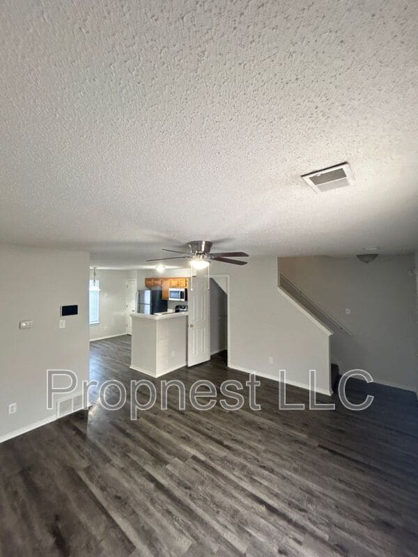 Building Photo - 801 Barrington Woods Cove