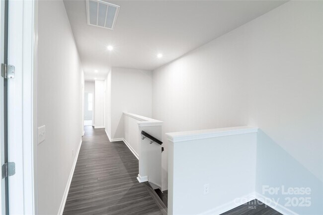 Building Photo - 526 Myrick Aly