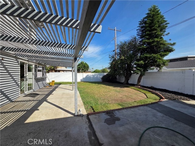 Building Photo - 926 E Bastanchury Rd