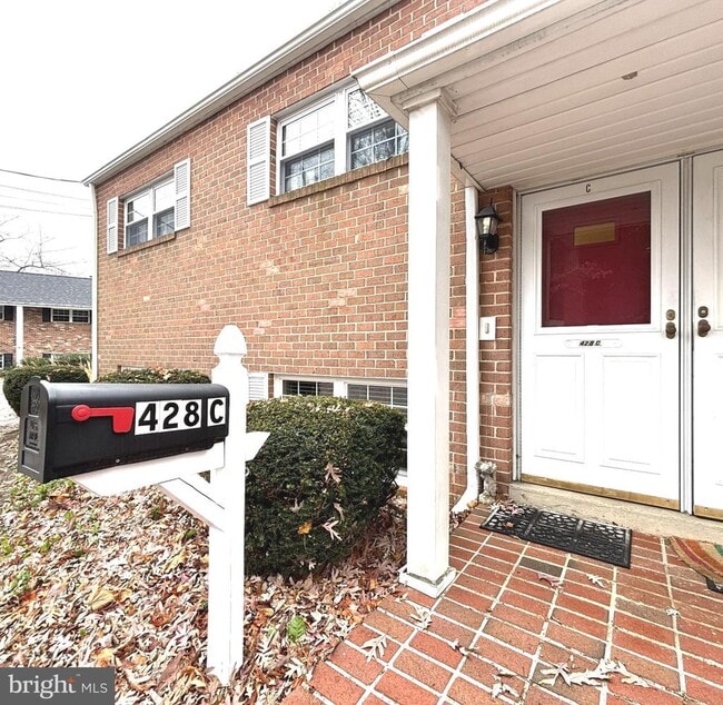 Primary Photo - 428 Montemar Ave