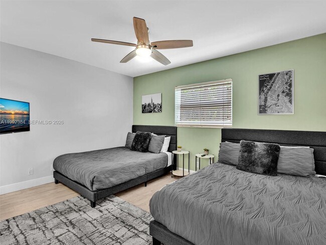 Building Photo - 413 Tamarind Dr