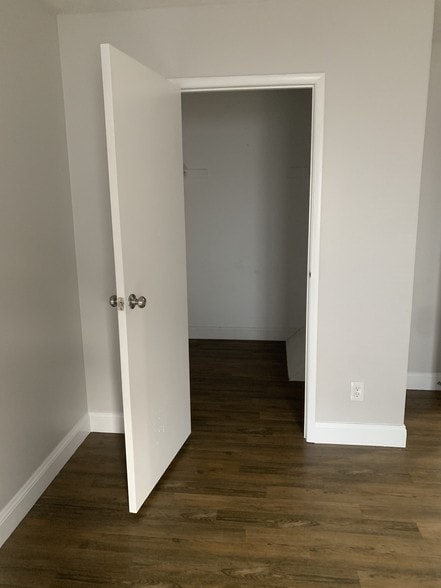 Master Walk in Closet - 107 Twilight Dr