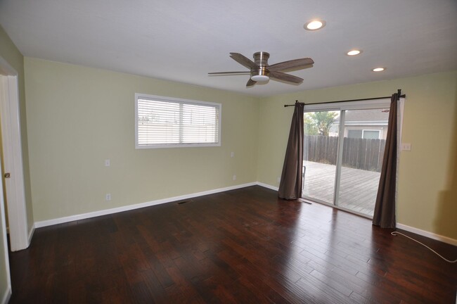 Building Photo - Spacious natural light filled remodeled ho...