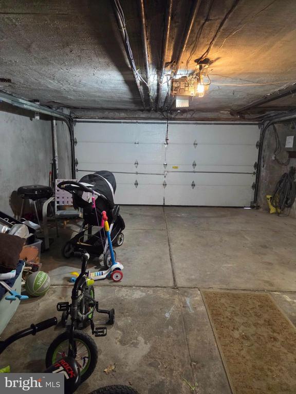 Building Photo - 881 Windermere Ave