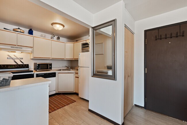 Building Photo - 7900 Harwood Ave