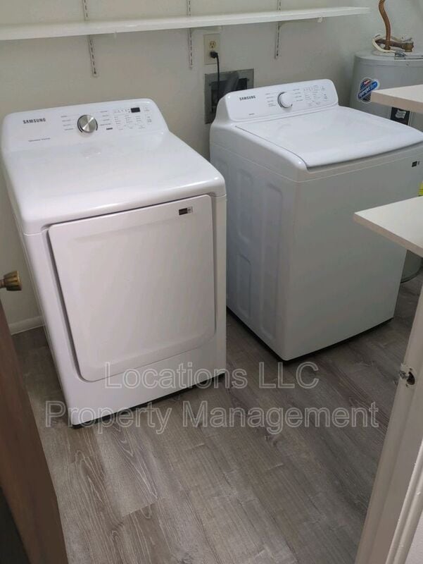 Building Photo - 44-121 Laha St