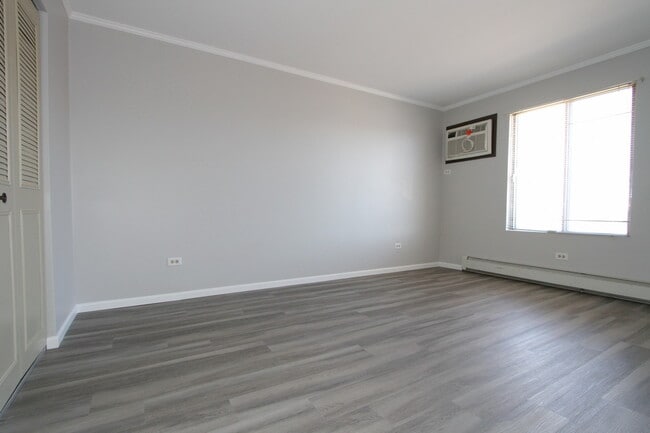 Building Photo - 297 S Gregory St