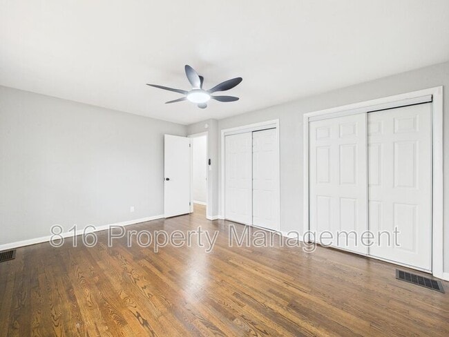 Building Photo - 7560 Prospect Ave