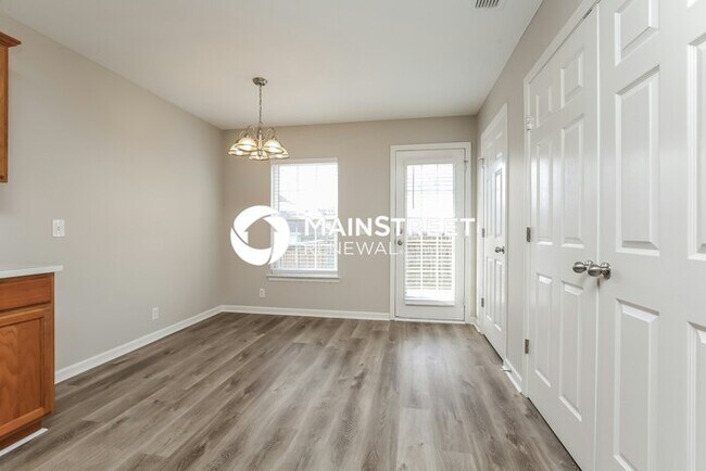Building Photo - 3 Bedroom Pet-Friendly Home in La Vergne, TN with Main Street Renewal