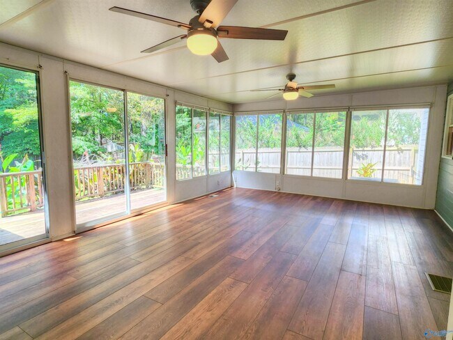 Building Photo - 1815 Shellbrook Dr NW