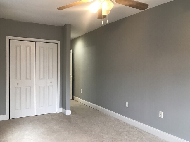 Building Photo - 25 N Montford Ave