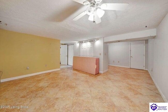 Building Photo - 809 Clifford Dr