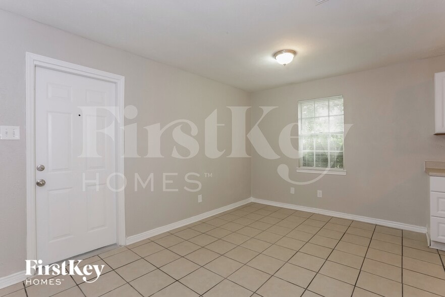 Building Photo - 115 Brook Hollow Dr