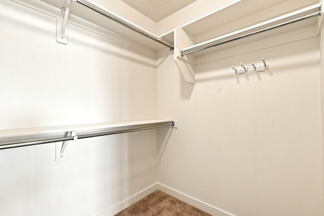 Building Photo - 3 Bedroom 2.5 Bathroom Townhome in Bluffdale!