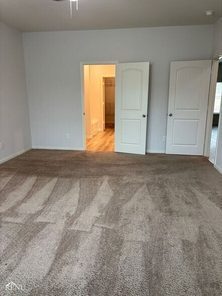 Building Photo - 10494 Sweetwater Creek Dr