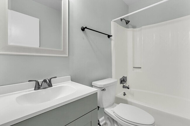 Building Photo - 216 Parlor Dr