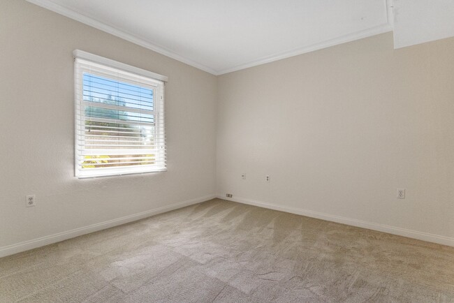 Building Photo - Coastal 1 bed 1 bath Available Now! 55+ Co...