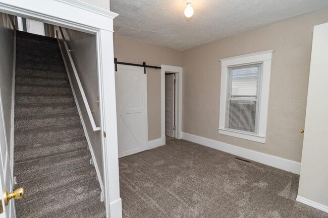 Building Photo - 1219 S Main St