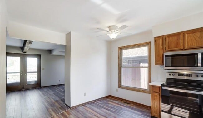 Building Photo - 128 Alpine Dr
