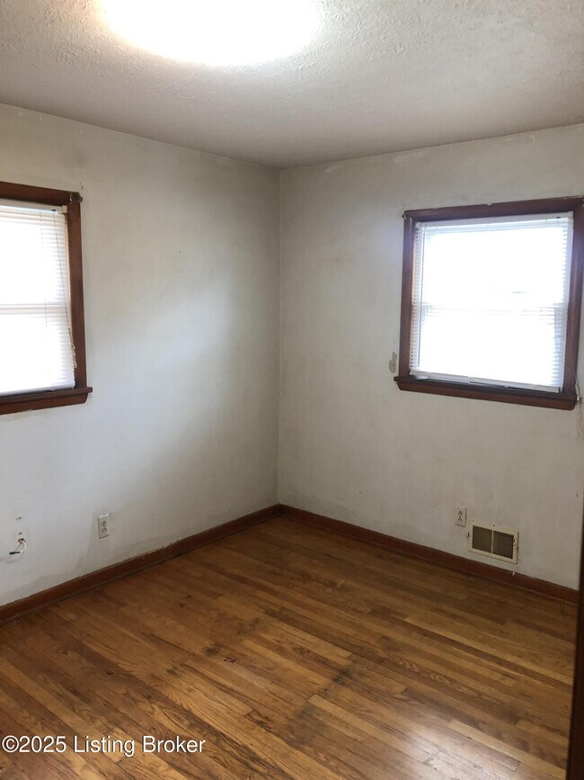 Building Photo - 6307 Sonnette Way