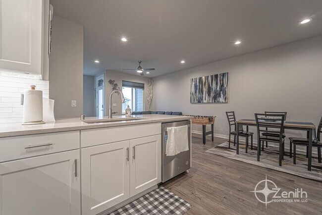 Building Photo - 10004 NE 134th Ave