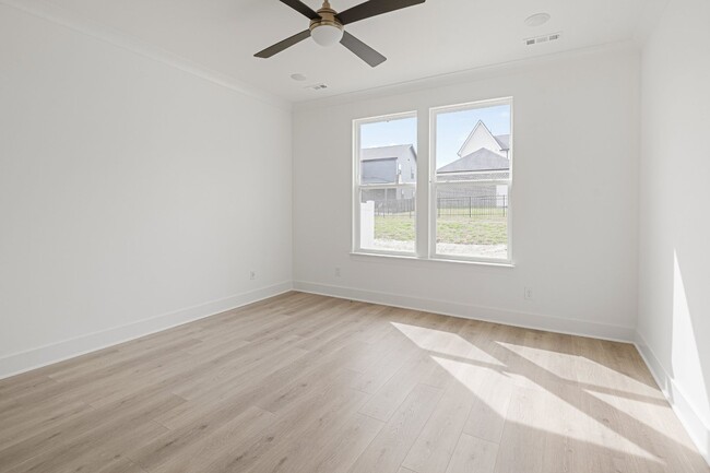 Building Photo - 3049 Inman Dr