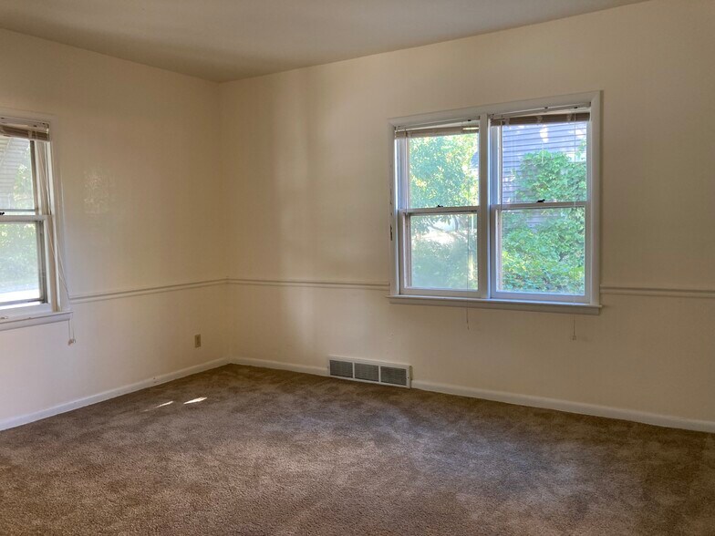 Building Photo - 1213 Gilson St