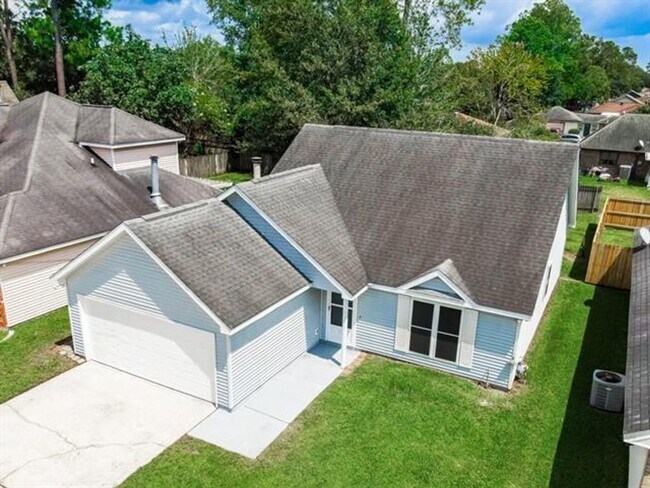 Building Photo - Lovely updated home in Suncrest Subdivision