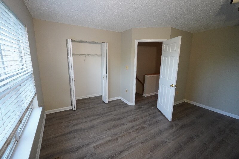 Building Photo - 7480 Catterick Ct
