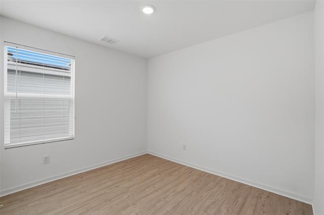 Building Photo - 905 Blue Heron Dr