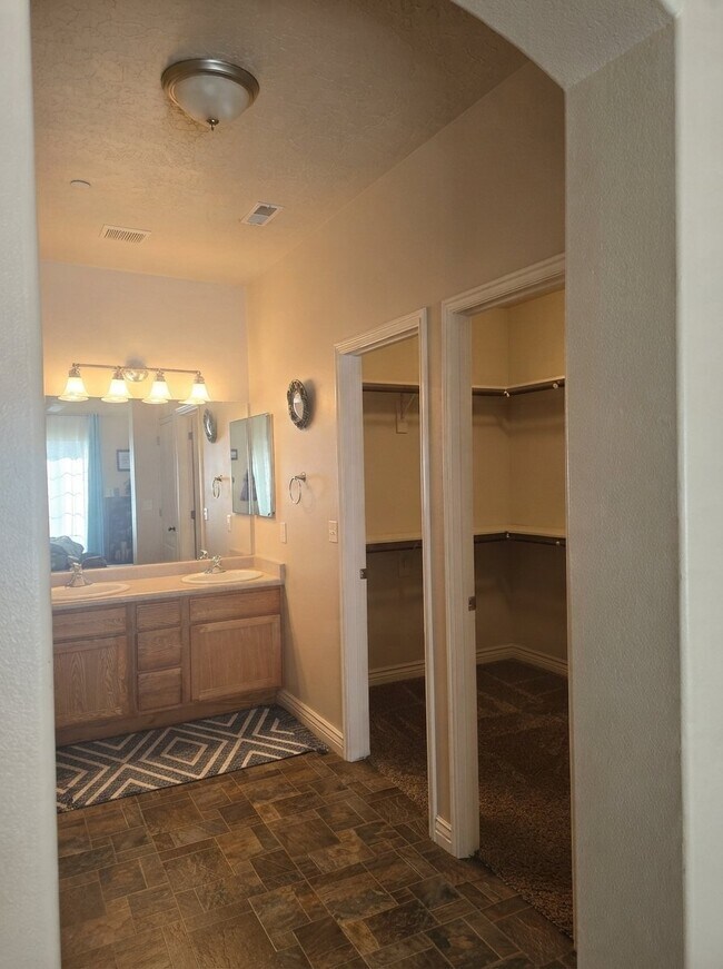 Building Photo - 1592 W 3180 N
