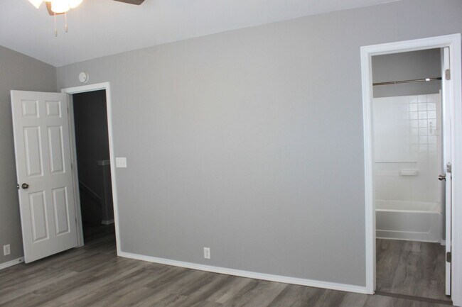 Building Photo - 7479 Countryside Grove