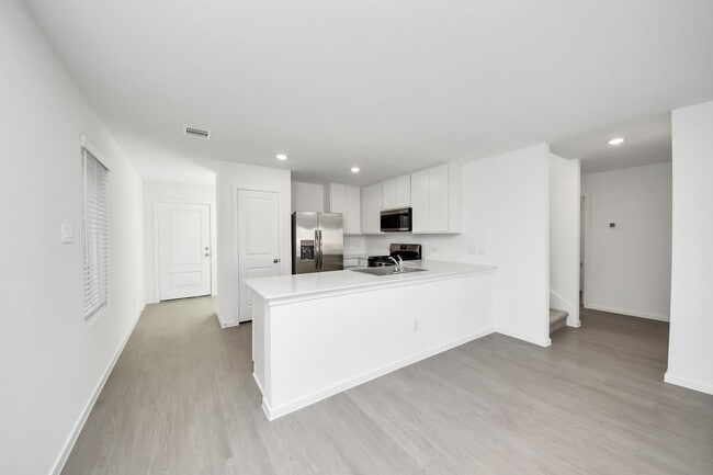 Building Photo - 5846 Majestic Sky Dr