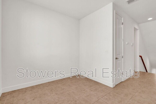 Building Photo - 5212 S Esprit Loop
