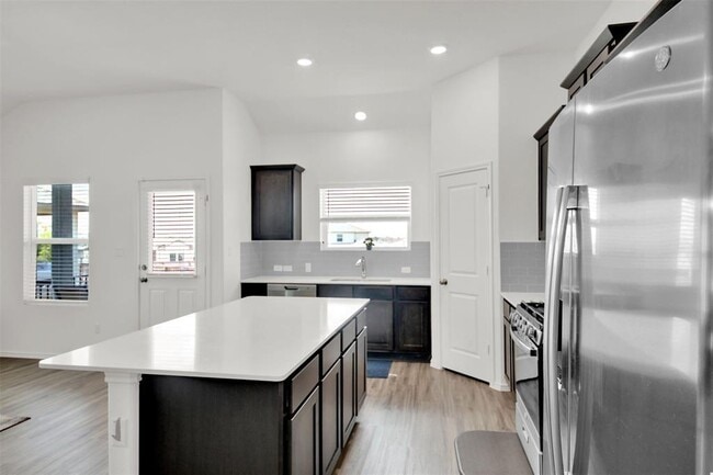 Building Photo - 937 Mallow Rd