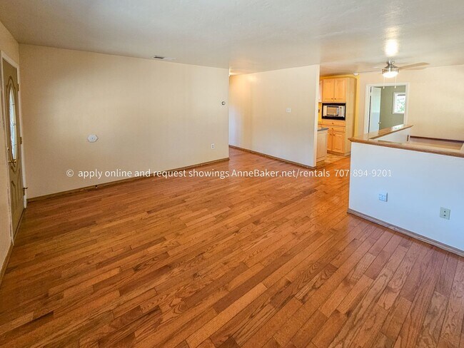 Building Photo - Exquisite Home among the Oak Trees