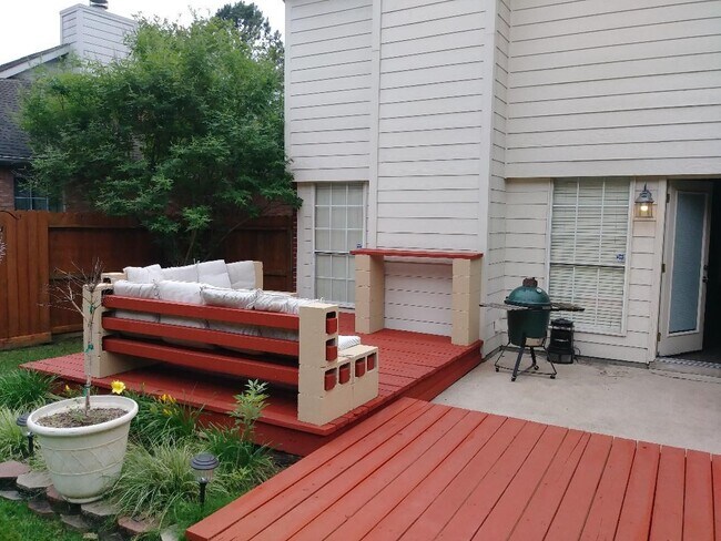 Building Photo - 7626 Almond Springs Dr