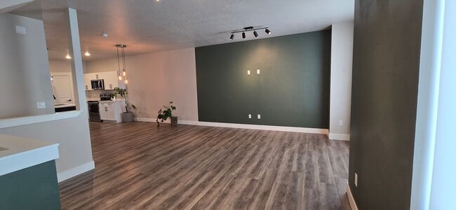 Building Photo - Come check out this beautiful 3 story town...