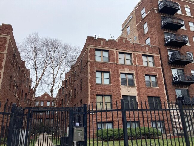 Building Photo - 4531 S Drexel Blvd