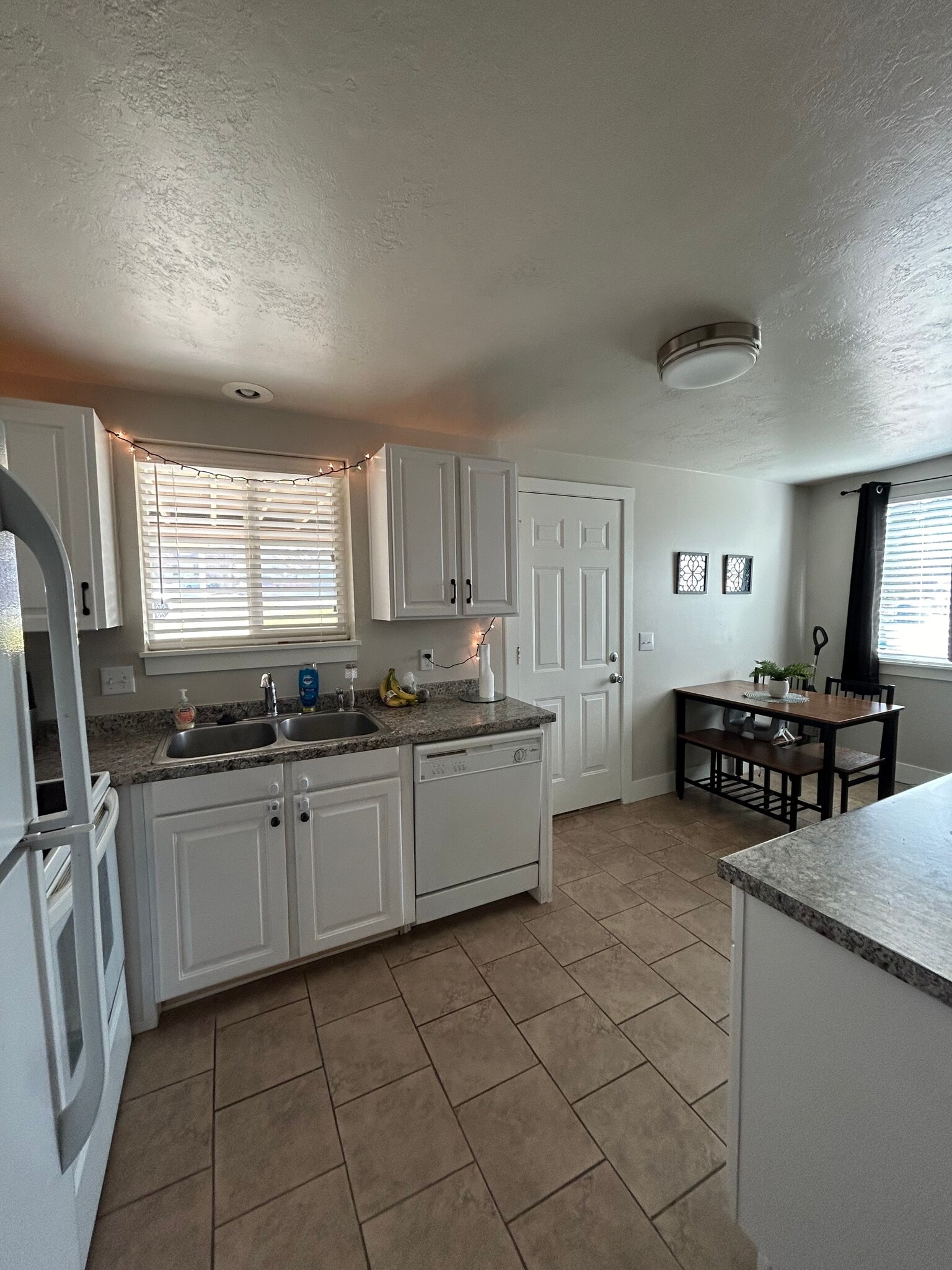 Building Photo - 4082 Liberty Ave