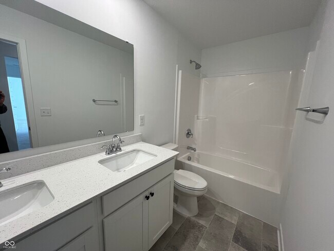 Building Photo - 5580 Cherry Hl Dr