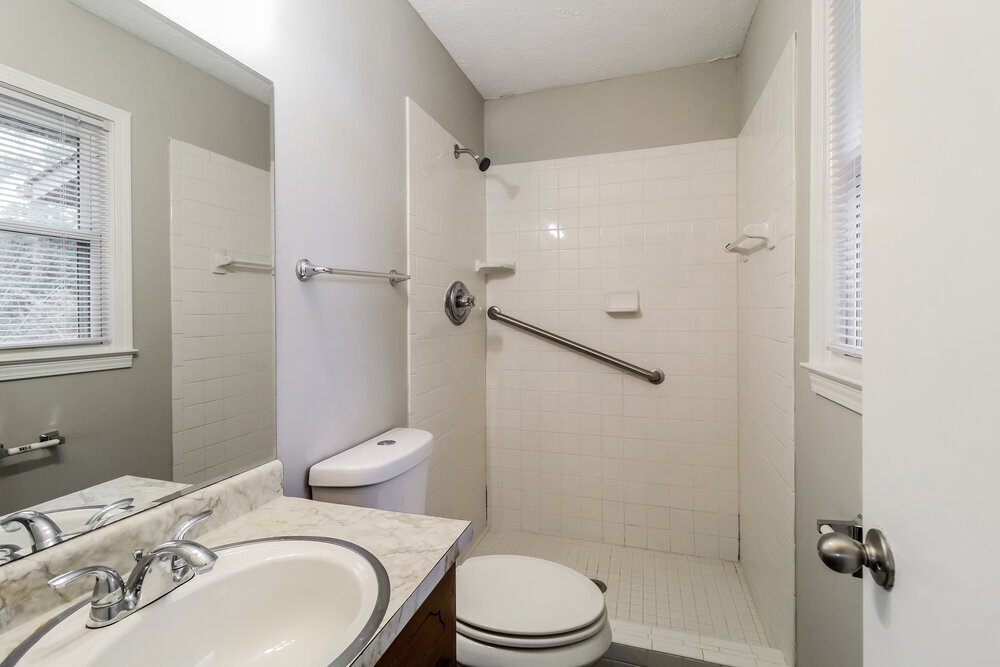 Building Photo - 2244 Briarwood Cir SW