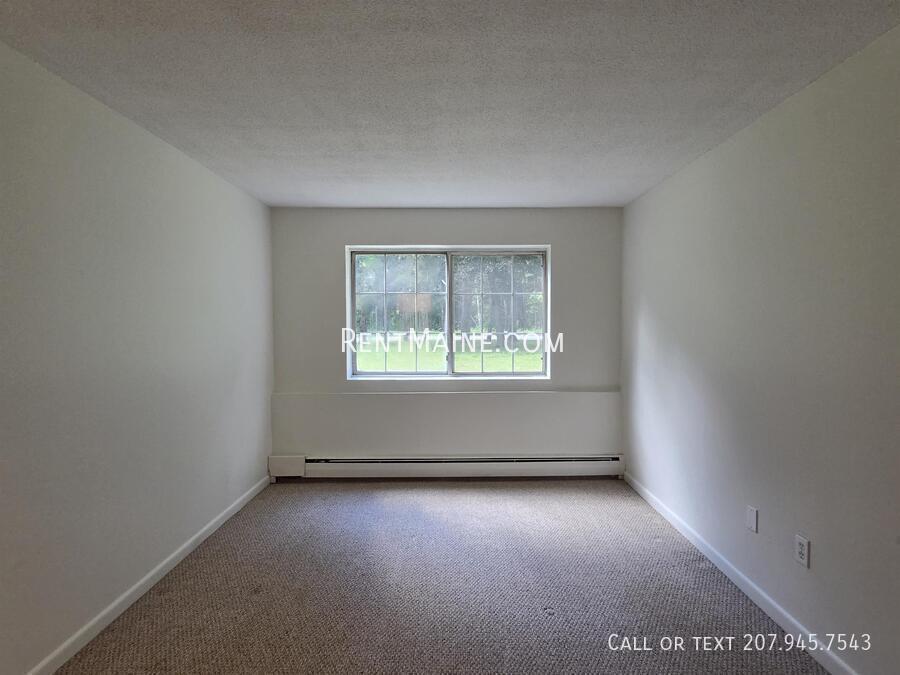 Building Photo - 10 Tall Pines Dr