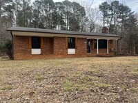 Building Photo - 3 Bedroom Brick Ranch on Half Acre Lot