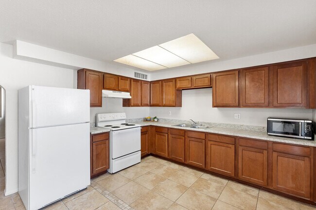 Building Photo - 7422 W Turney Ave