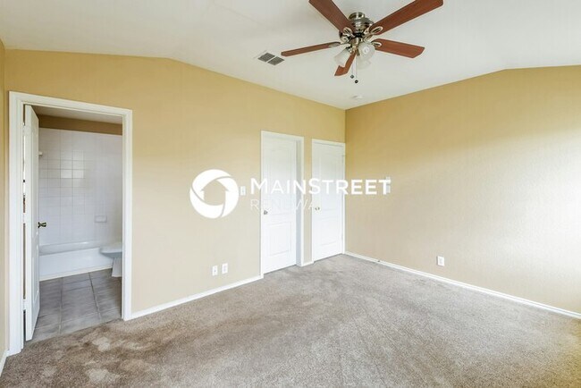 Building Photo - 3 Bedroom Pet-Friendly Home in San Antonio...