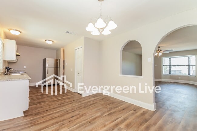 Building Photo - 1225 Bard Dr